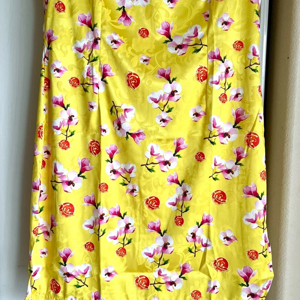 Sexy vibrant yellow Chinese dress - Picture 3 of 9